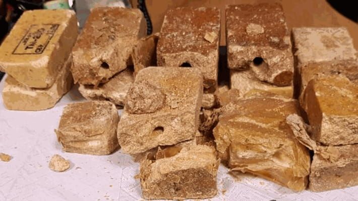 Le armi e il tritolo della ‘ndrangheta. «Abbastanza da tirare giù mezza montagna»