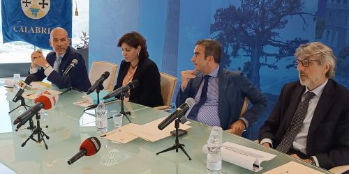 Sanità, Occhiuto: «Dall’1 gennaio 2022 al 30 aprile 2023 abbiamo assunto 2.191 unità»