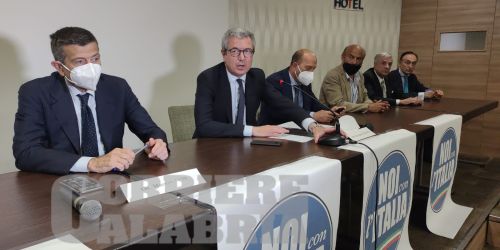 Lupi noi con l'italia