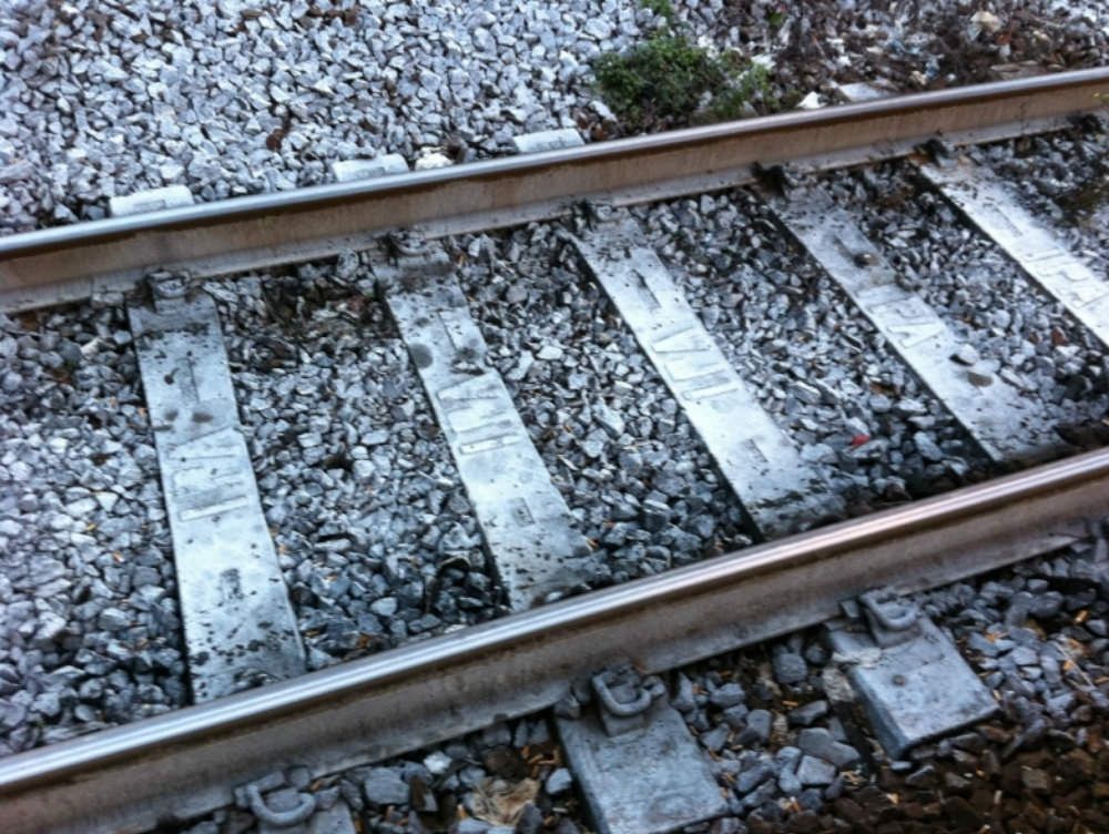 Identificato l`uomo travolto da un treno. Era stato coinvolto nell`inchiesta "Orchi"