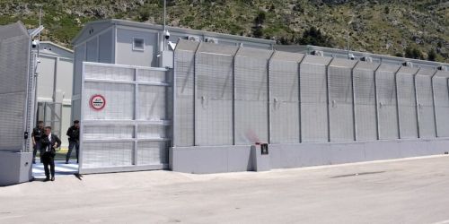 centri migranti albania
