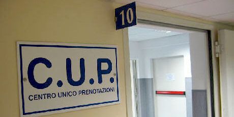 Cosenza, «prima di maggio 2022 è impossibile farsi visitare»