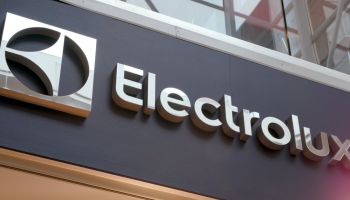 Electrolux dimezza la produzione e annuncia 1700 esuberi