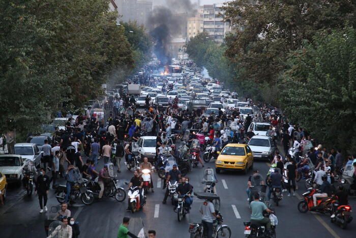 A Teheran continua la protesta, arrestate quasi 3mila persone
