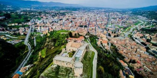 Cosenza come la terra di mezzo. «Qui boss e persone “perbene” fanno affari insieme»