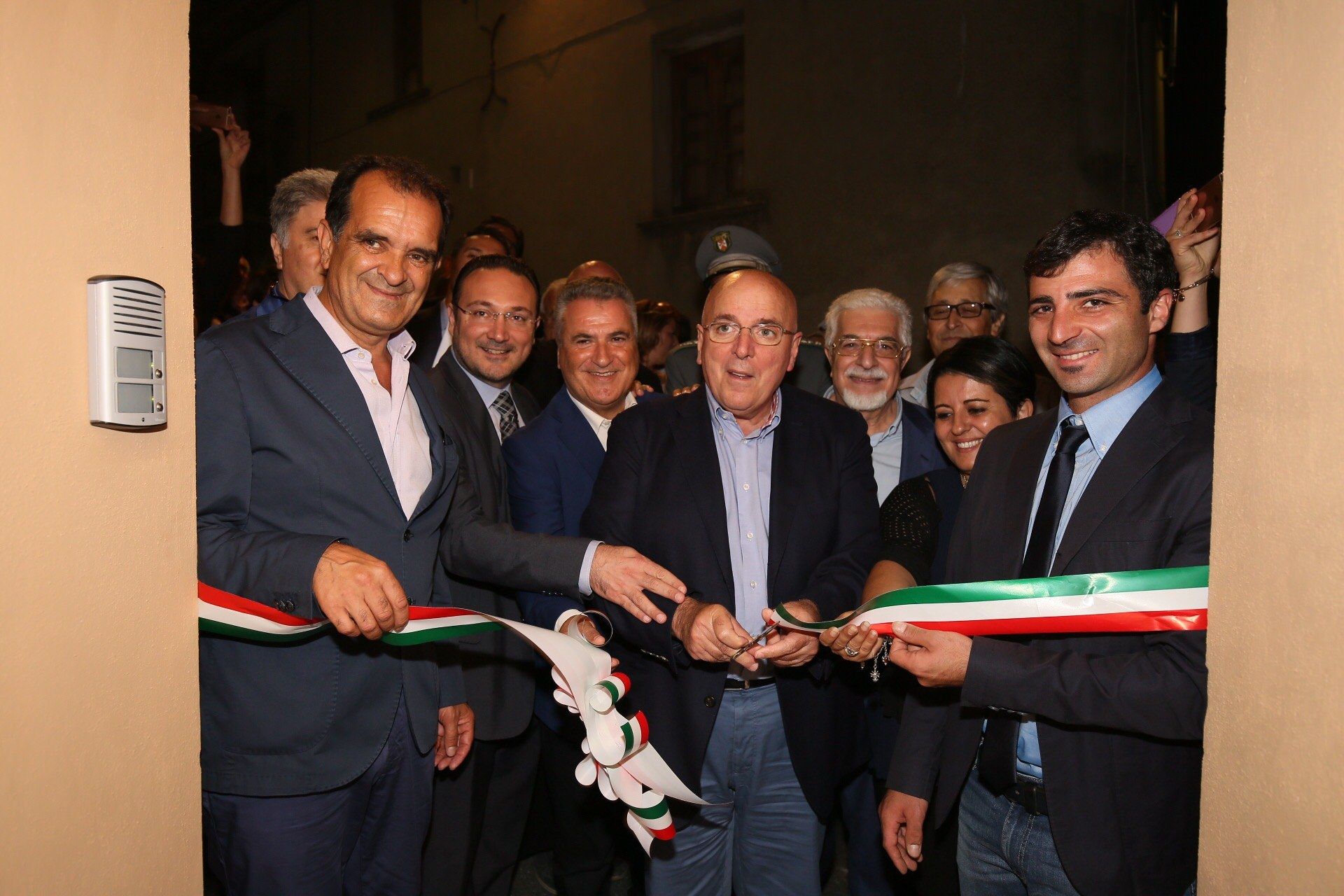Oliverio inaugura tre opere a Serrastretta