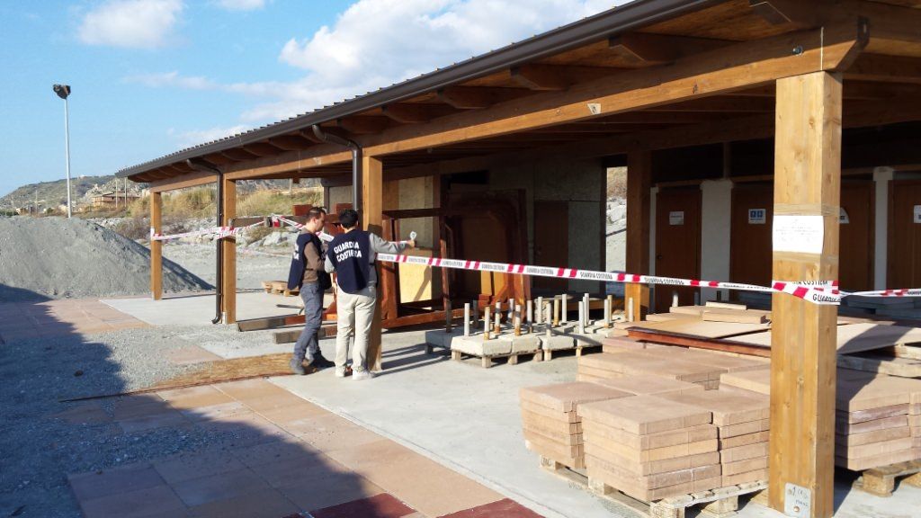 Sequestrate 38 strutture balneari tra Nicotera e Maratea