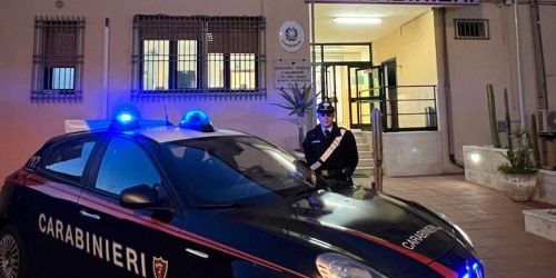 Perseguita una donna e la sua famiglia, 37enne arrestato a Isola Capo Rizzuto