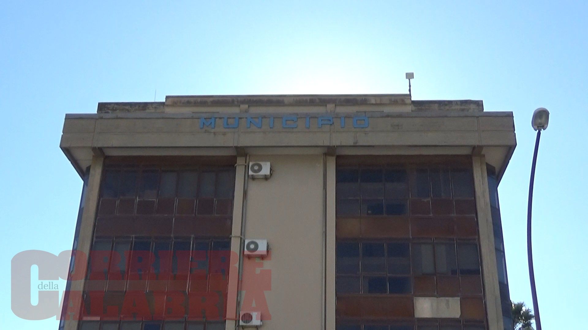 Lamezia, niente salario accessorio dal 2014: i lavoratori del Comune attendono quasi un milione di euro