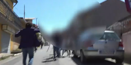 Troupe Rai aggredita a bastonate