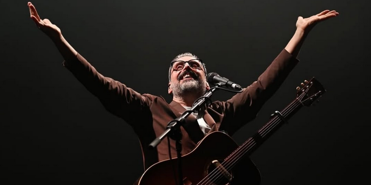 Brunori Sas, arriva il doppio Disco d’Oro: un 2025 da incorniciare per il cantautore