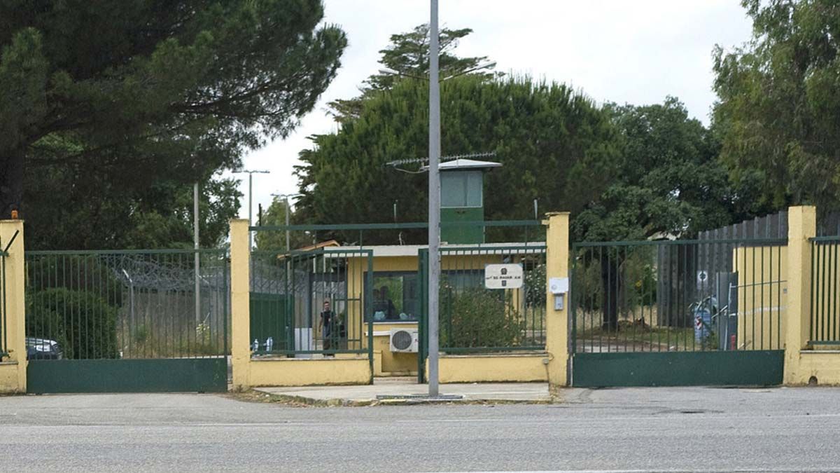 Cibo pessimo e procedure lunghe, la protesta dei migranti al Cara di Isola Capo Rizzuto