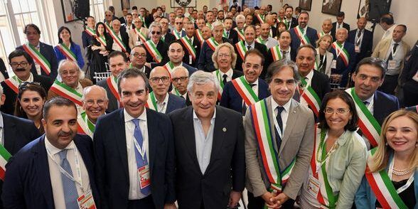 G7, Tajani incontra i sindaci del Reggino: «Diplomazia utile per la crescita del territorio»