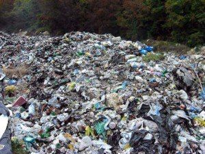 Discarica di Corigliano, M5S: «Responsabilità del Comune»