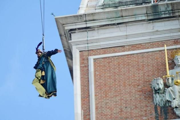 Giusy Versace Aquila del Carnevale di Venezia