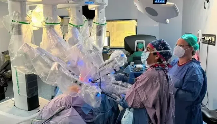 «Senza robot in sala operatoria la degenza è più lunga»