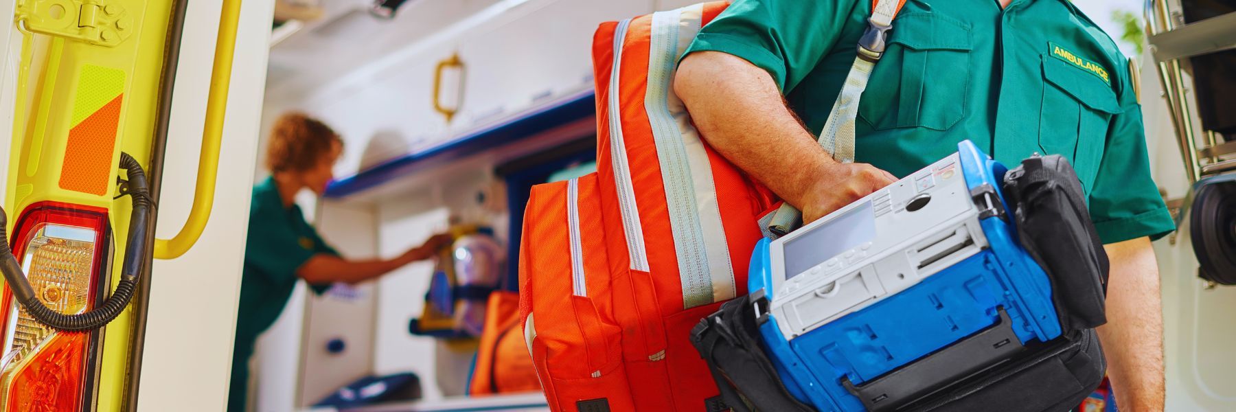 Un 59enne muore schiacciato da un automezzo