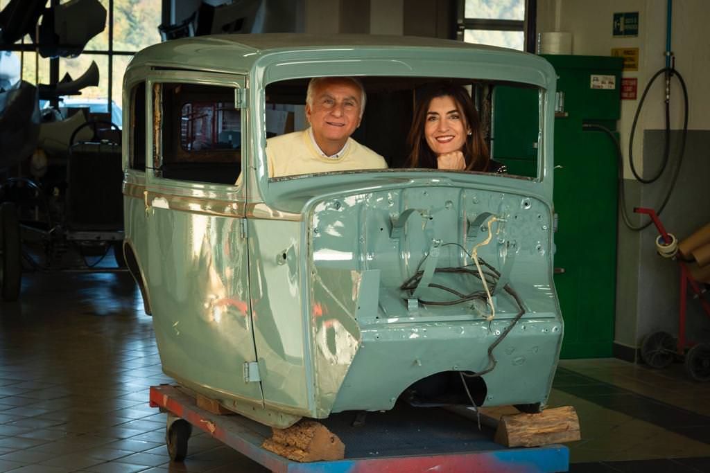 La costa tirrenica diventa una passerella per auto da collezione