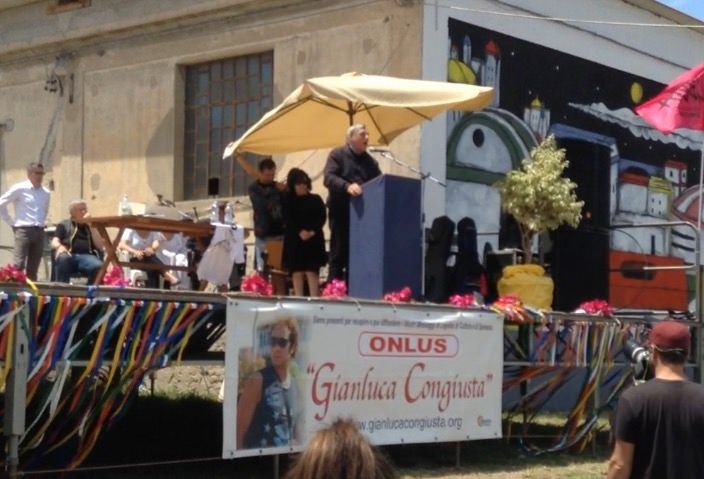 Siderno si ferma per ricordare Gianluca