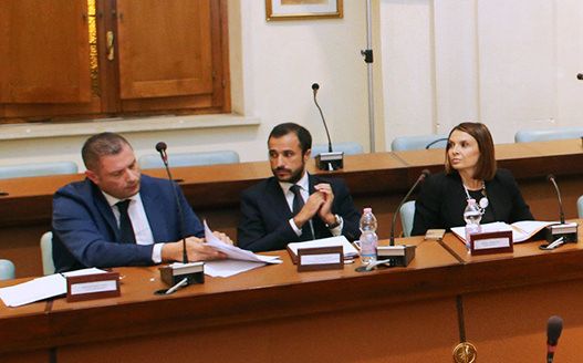 Centro Covid a Rossano, insorgono le opposizioni: «La Santelli blocchi tutto»