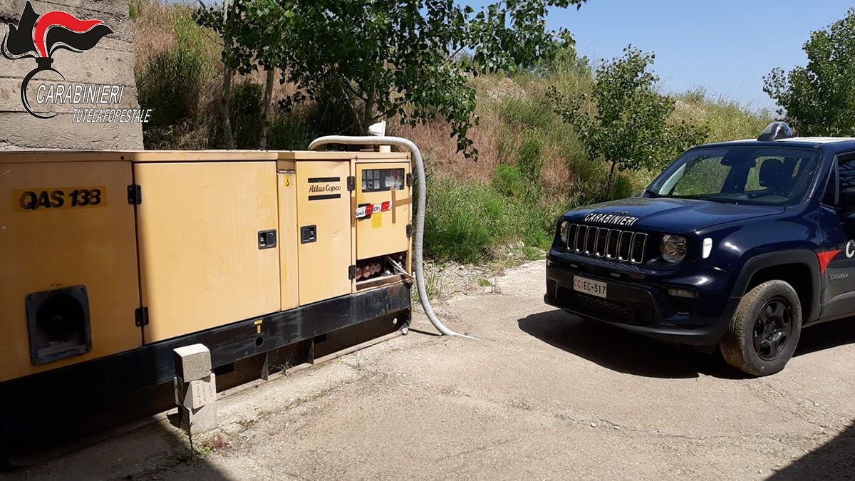 Violano i sigilli dell’impianto di calcestruzzo: denunciato un imprenditore e due operai a Lattarico