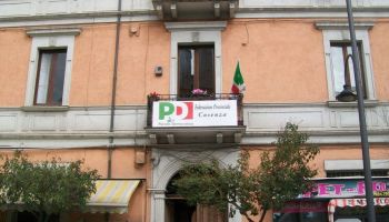 «Il centrosinistra non ha scelto Franz Caruso. La sua è una autocandidatura non condivisa»