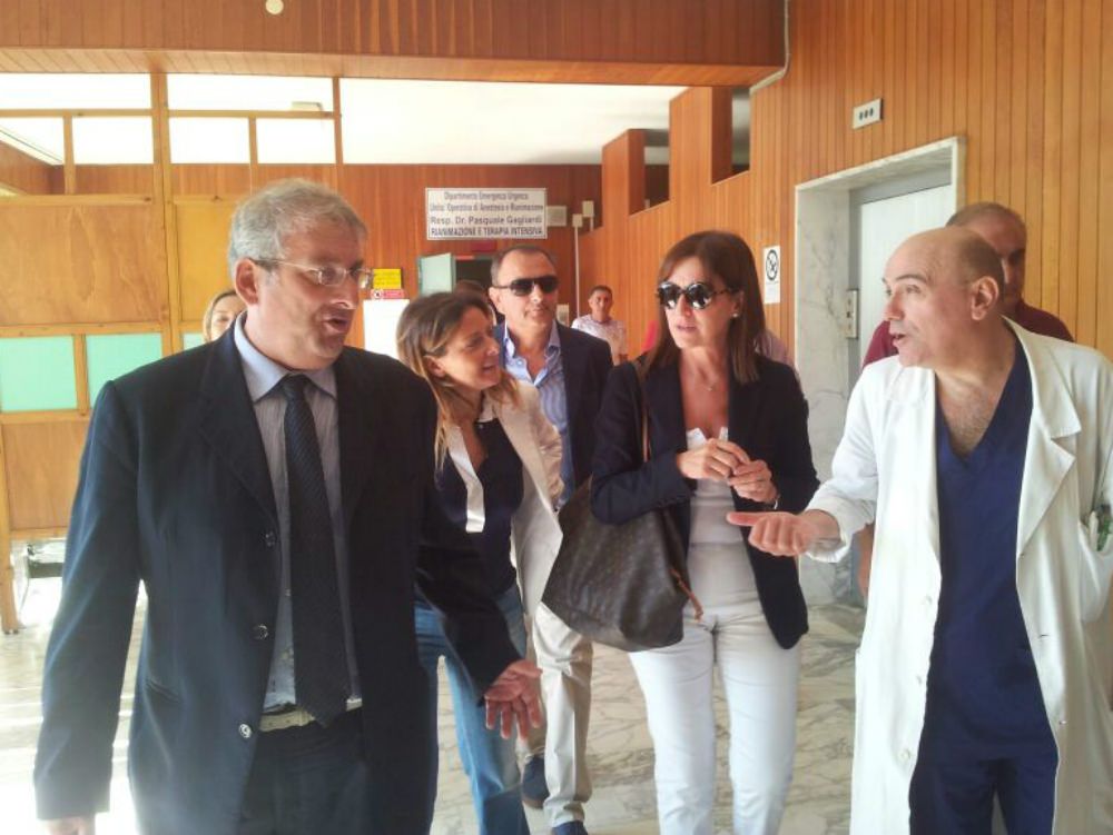 Blitz di Pd e M5S negli ospedali cosentini