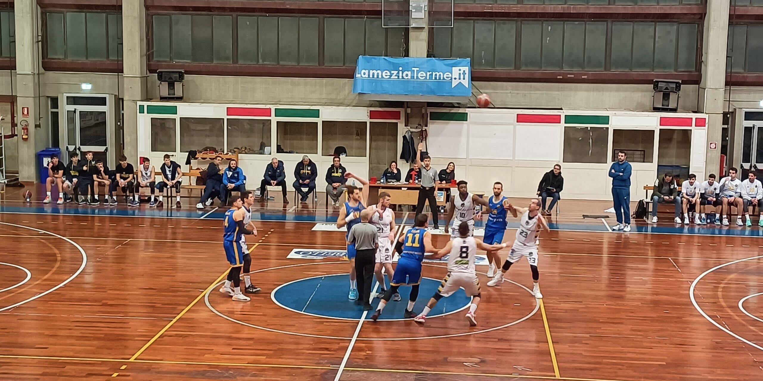 Il Basketball Lamezia torna al successo contro la capolista Salerno
