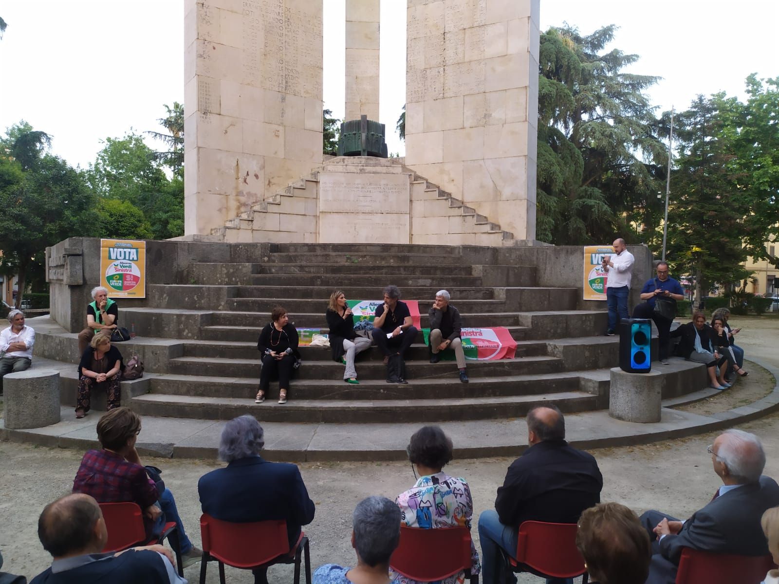 Vendola: «Sud condannato a morte dall’alto tradimento di Giorgia Meloni»