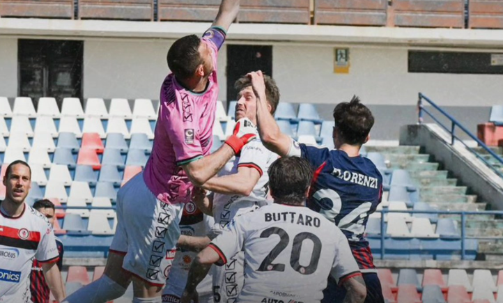 Il Cosenza supera il Foggia di misura e stacca la Salernitana