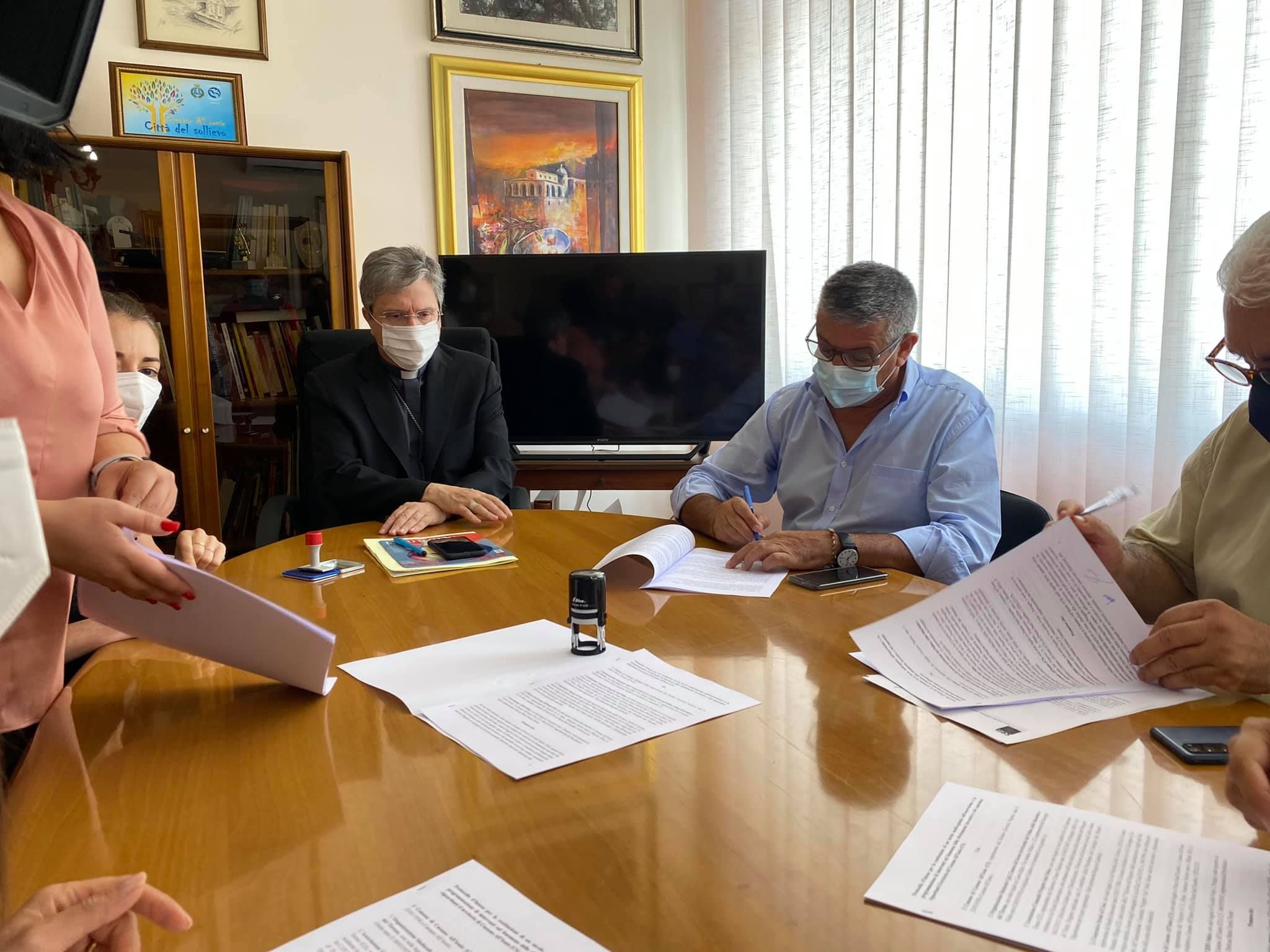 Caporalato, a Cassano firmato il protocollo contro lo sfruttamento