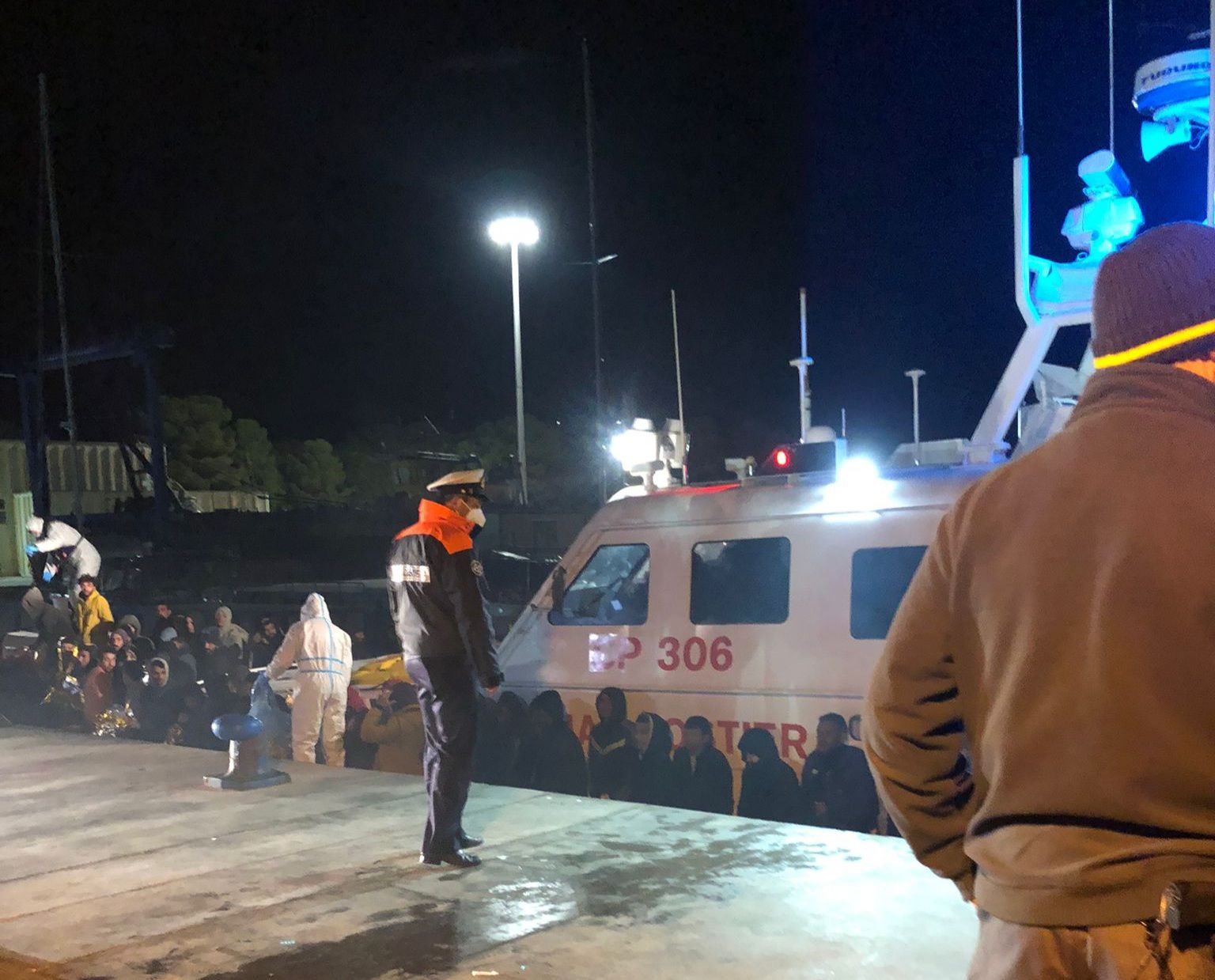 In arrivo a Roccella Jonica 88 migranti, tra loro donne e bambini