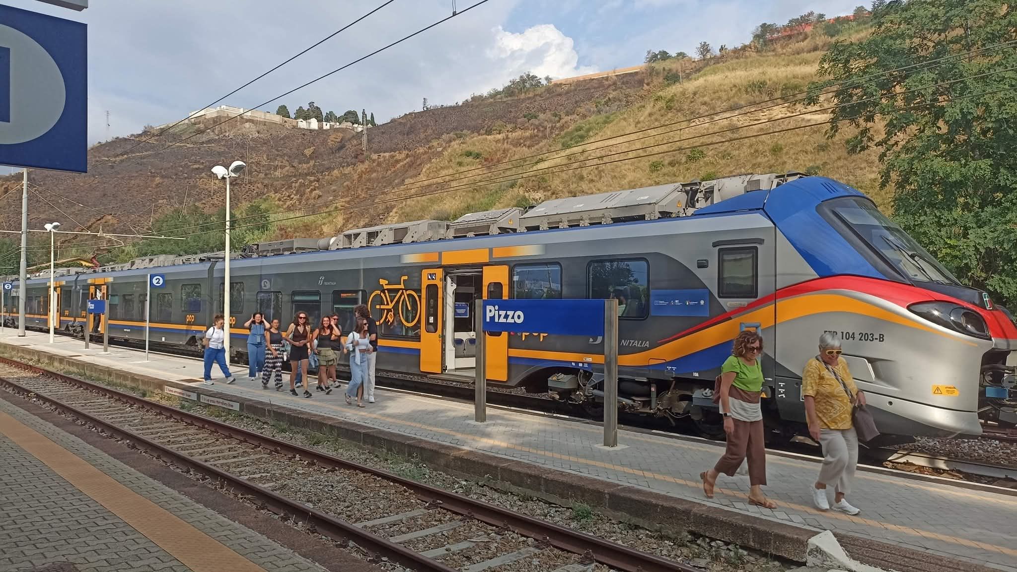 Trenitalia, nuovi collegamenti per le località balneari calabresi dal 18 luglio al 23 agosto