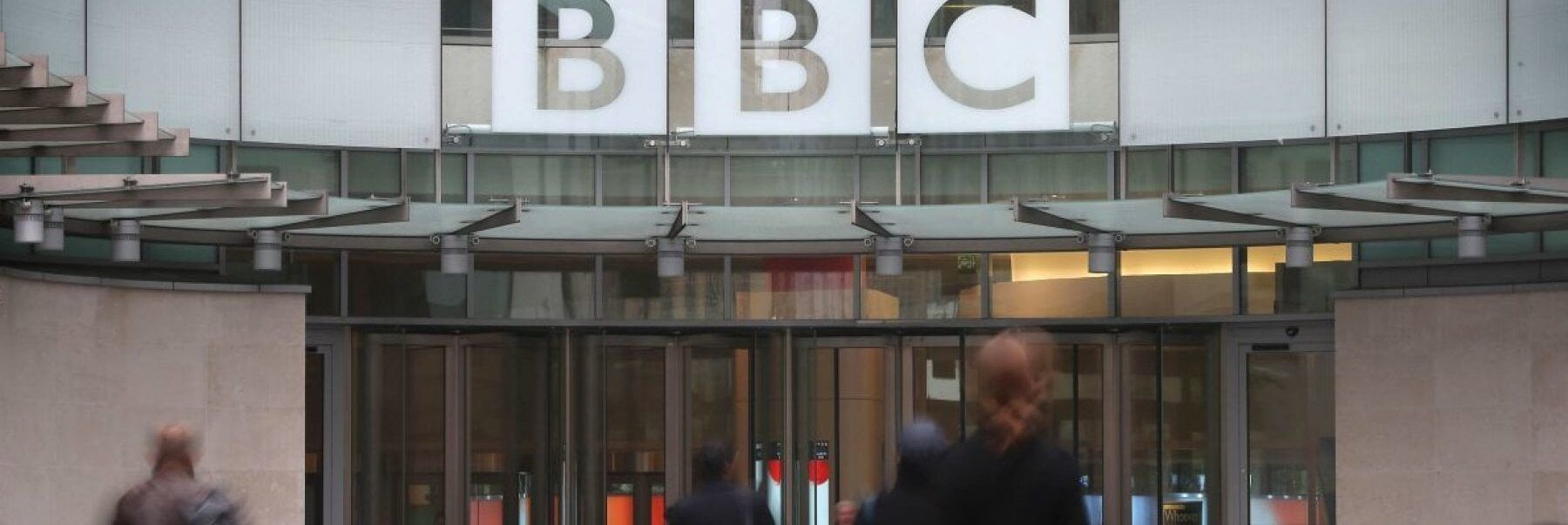 Taglio drastico alla Bbc, azzerati 382 posti di lavoro
