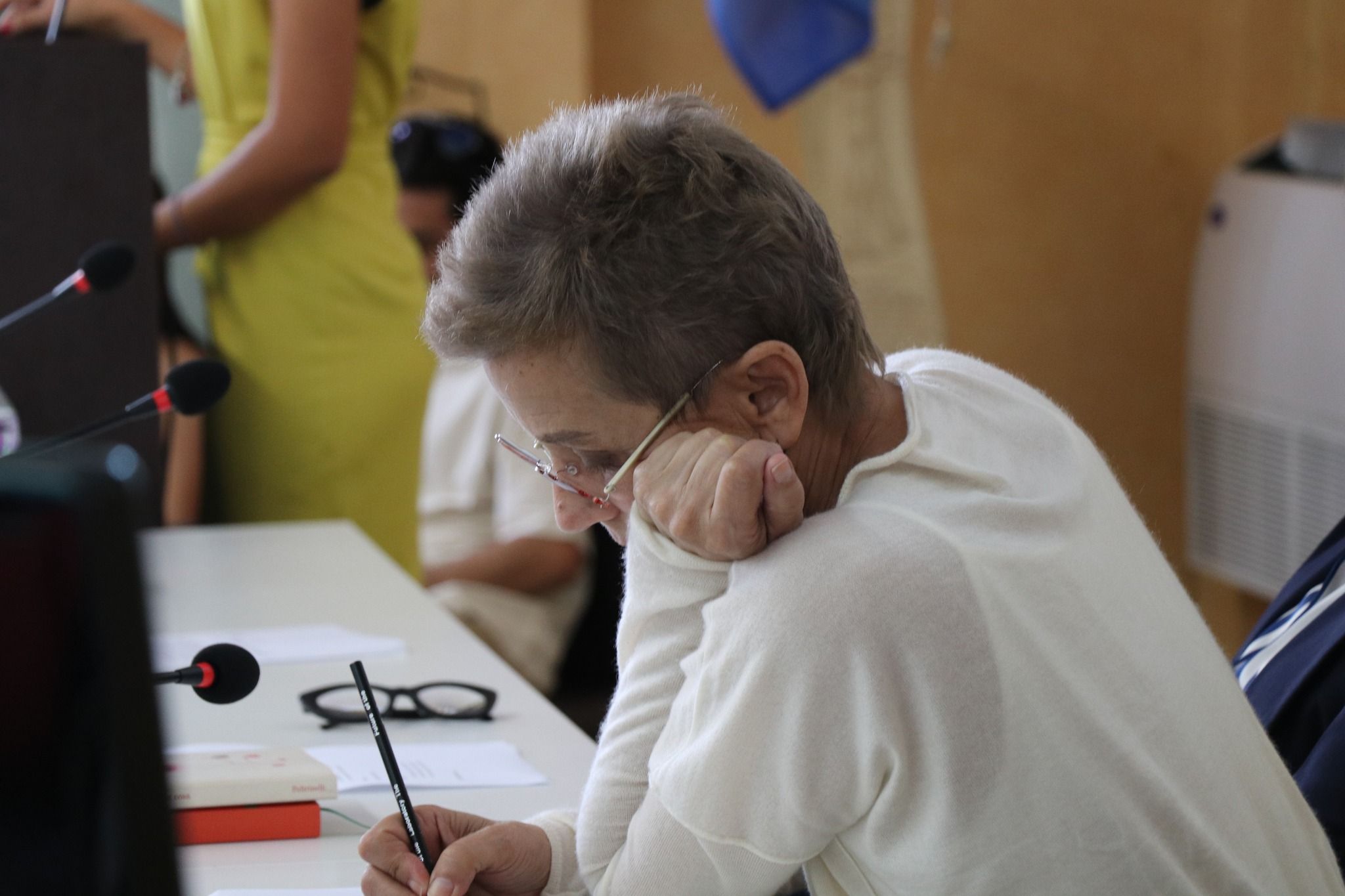 Concita De Gregorio bocciata per l’“illogica allegria” gaberiana