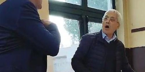 Tenta di dare fuoco a un avvocato durante la riunione di condominio, calabrese in manette a Torino