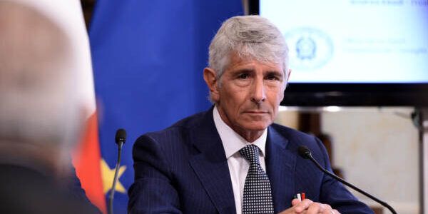 La Reggina diventa un caso nazionale. Il ministro Abodi boccia il “salvataggio” del club