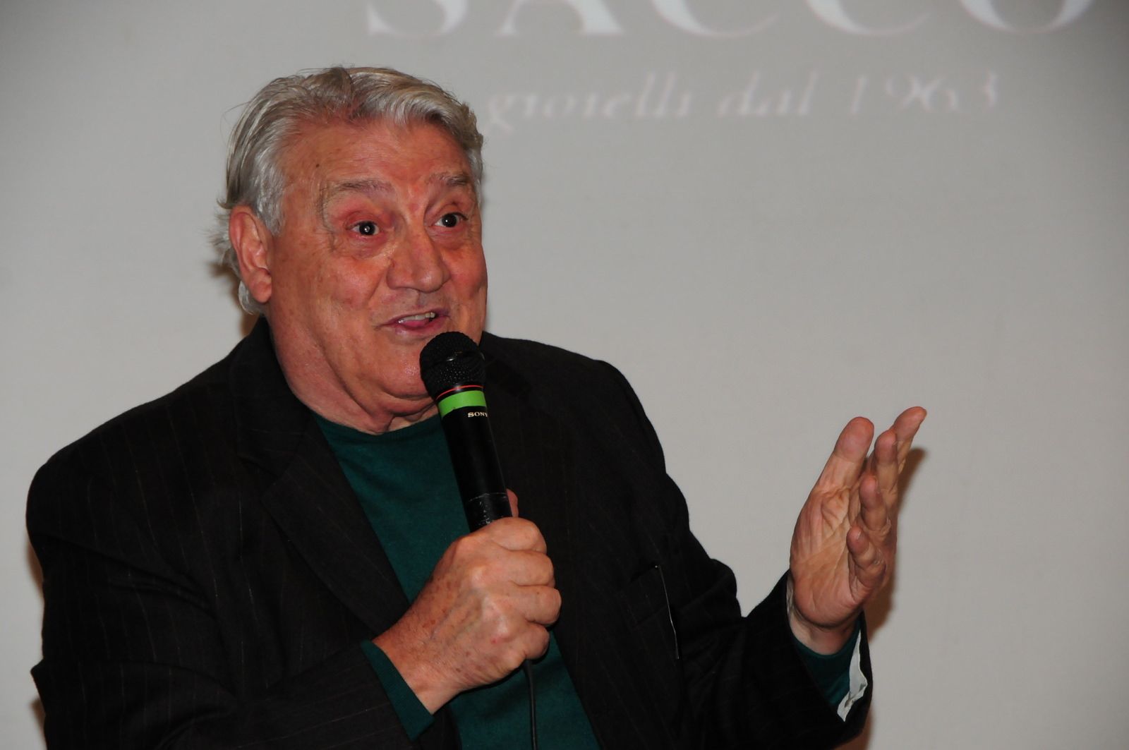 Covid, Gerardo Sacco è stato dimesso. A Crotone la diocesi sospende tutte le celebrazioni