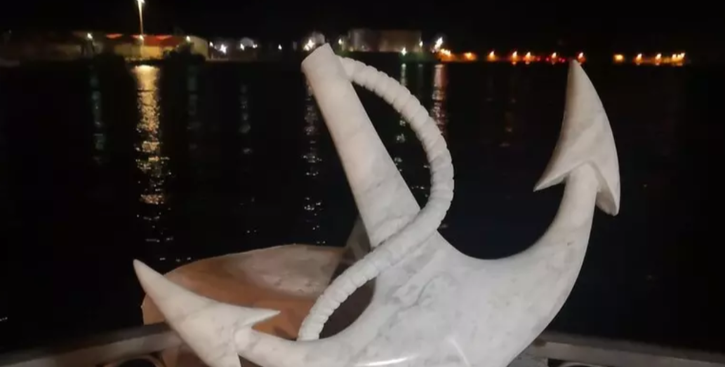 Vandalizzato a Vibo Valentia il monumento dedicato al capitano De Grazia