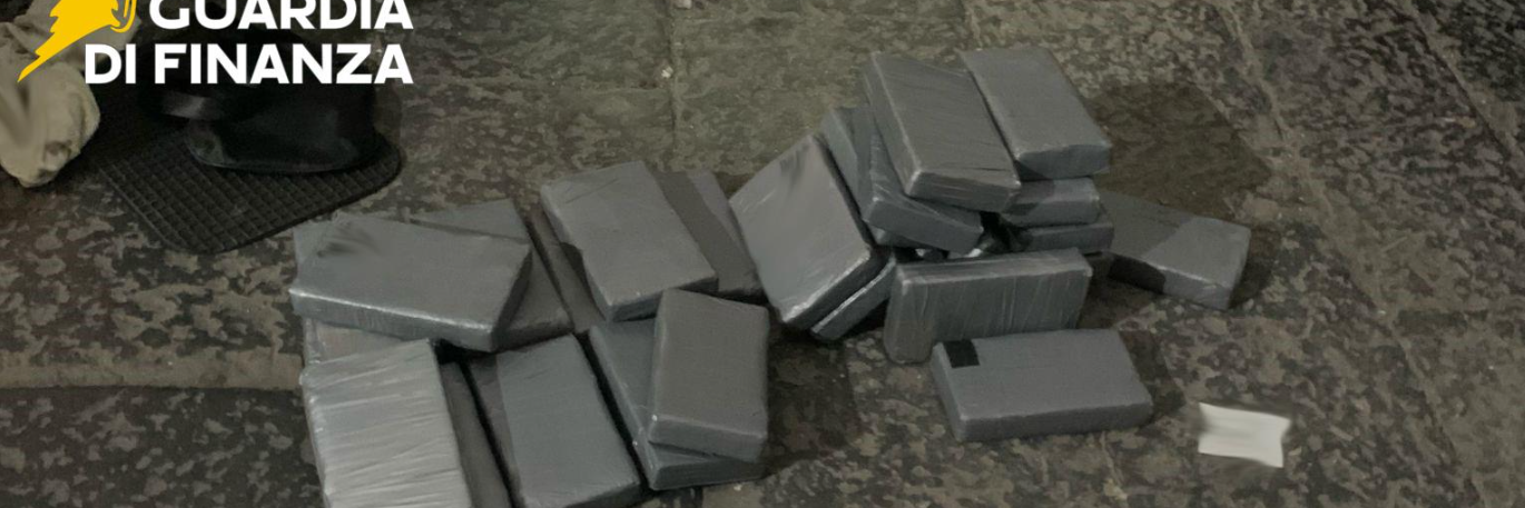 Traffico di cocaina a Napoli, 4 misure cautelari – VIDEO