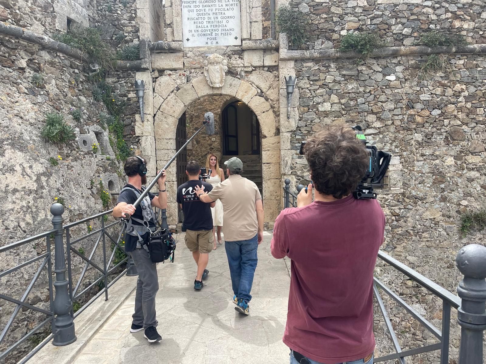 Il programma Rai di Adriana Volpe fa tappa in Calabria per offrire lavoro – FOTO