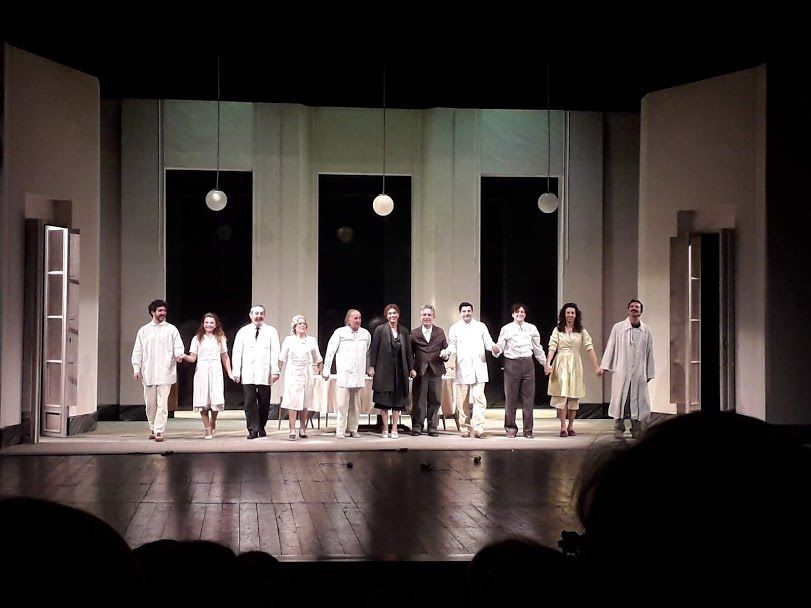 "Ditegli sempre sì", in scena al Politeama il confine (labile) tra follia e normalità