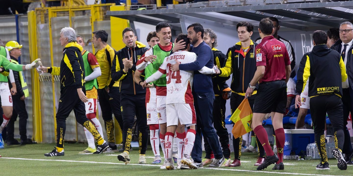Catanzaro, un buon pari al “Menti” grazie al gol di Di Francesco a due minuti dalla fine