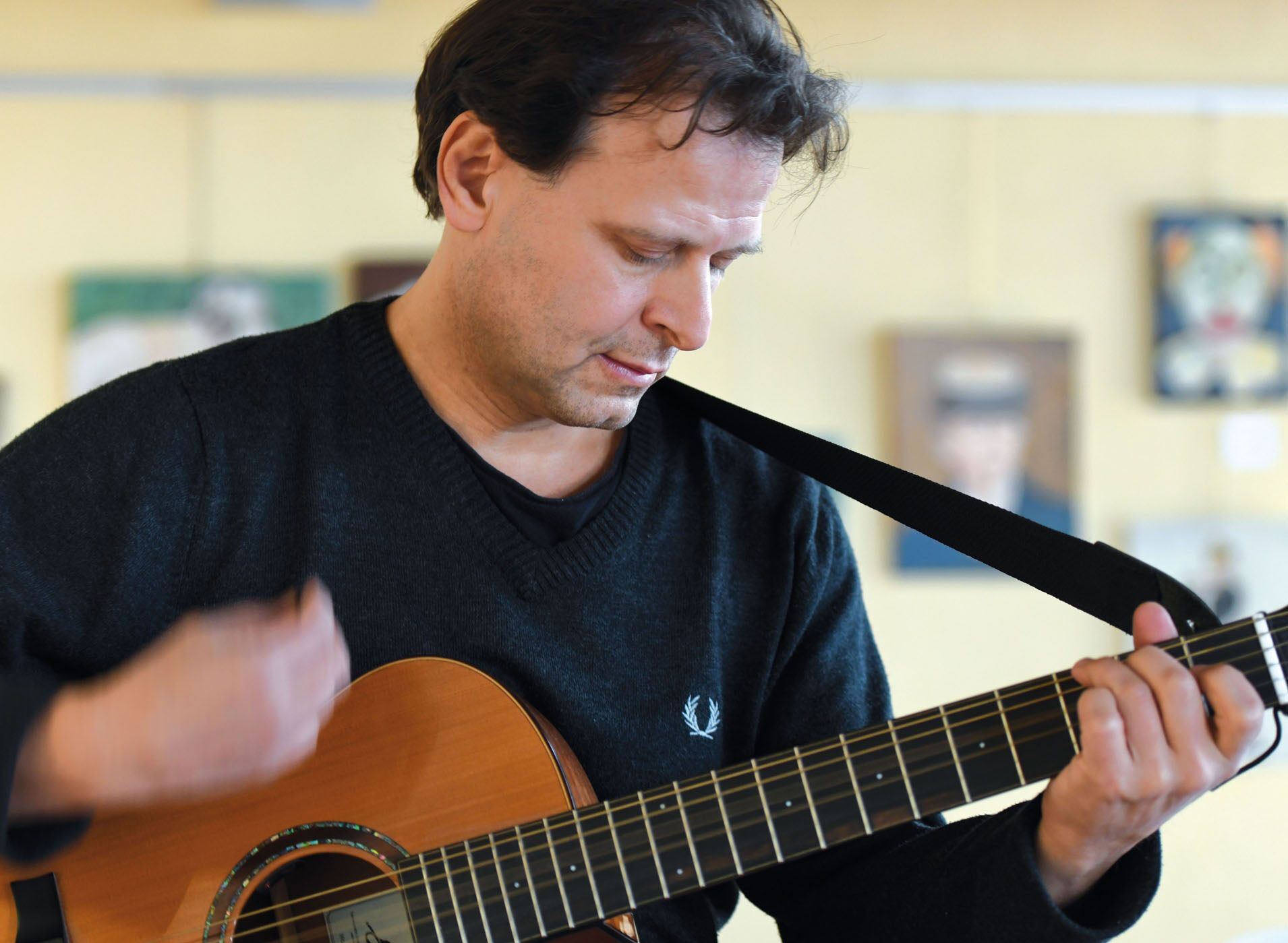 “La faccia delle persone”, il primo lavoro discografico del cantautore calabrese Maurizio Costanzo