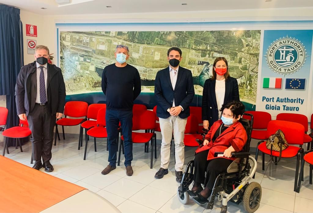 Gioia Tauro, delegazione del Pd calabrese in visita all’Autorità portuale
