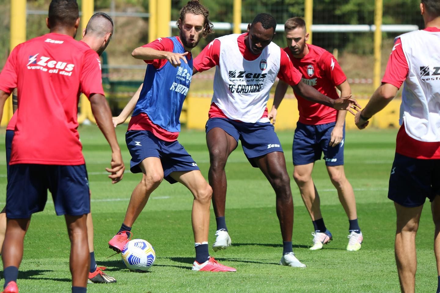 Dal ritiro, tamponi negativi per giocatori e staff del Crotone