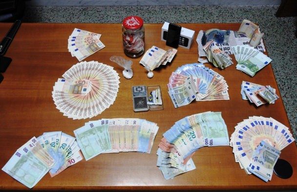 Cocaina nel comodino, un arresto in provincia di Cosenza