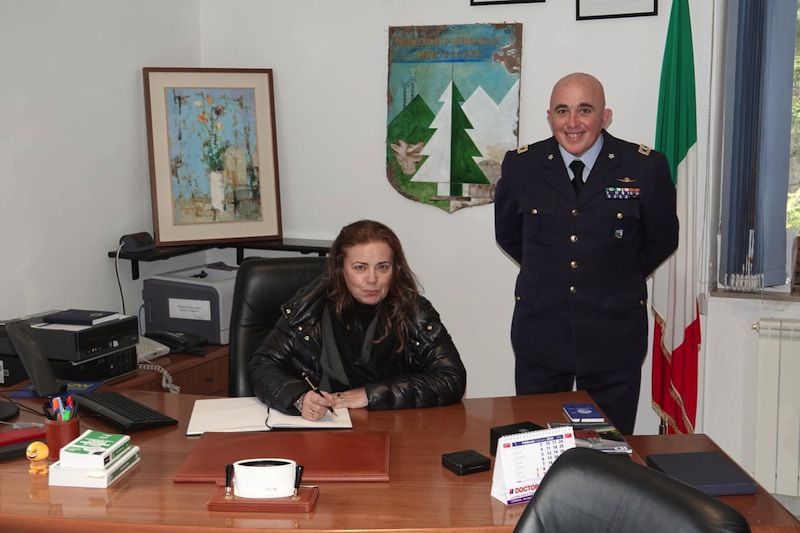 Aeronautica, il prefetto di Cosenza in visita al distaccamento Montescuro