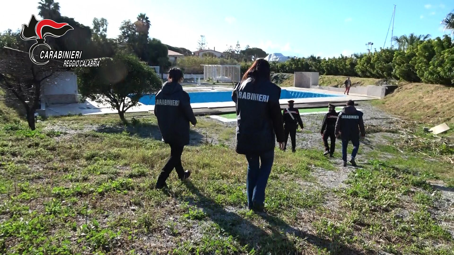 Scoperte piscine e discariche abusive nel Reggino, denunciate 13 persone – VIDEO