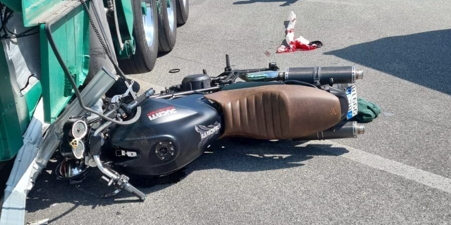 Sellia Marina, incidente sulla statale 106: un ferito grave